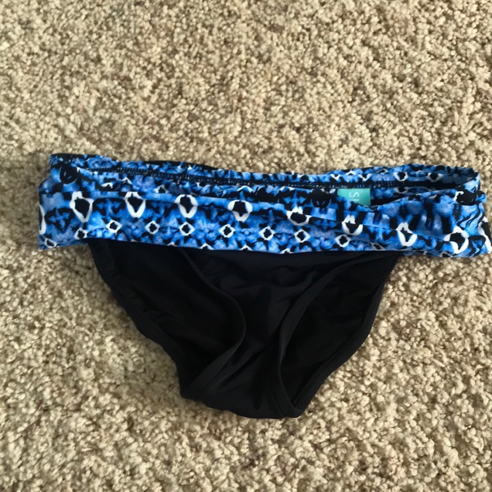 Black and blue bikini bottoms